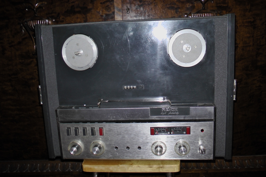 ReVox A77 mk2 with four internal speakers