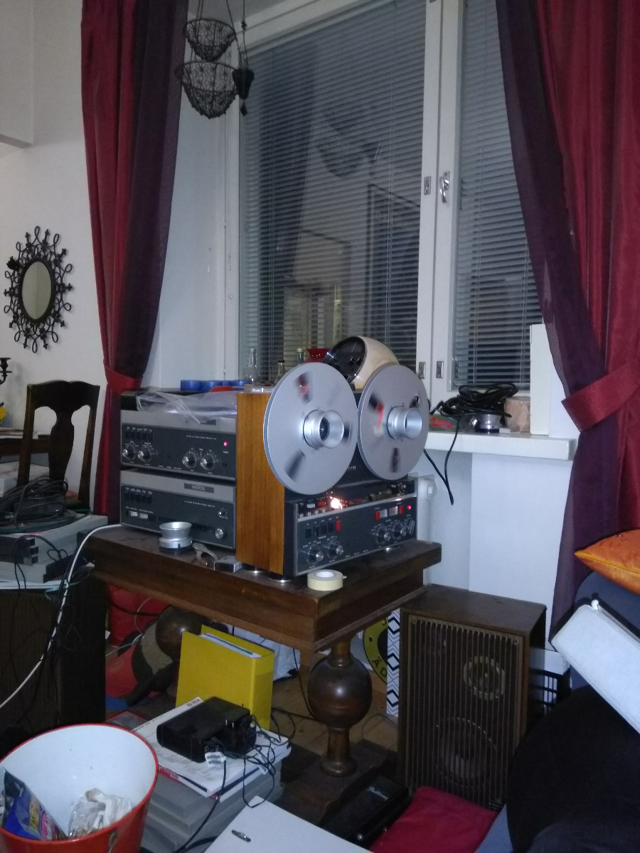 the who live at leeds reel tape playing