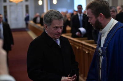 presidentti niinisto saa ohjausta piispa laajasalolta